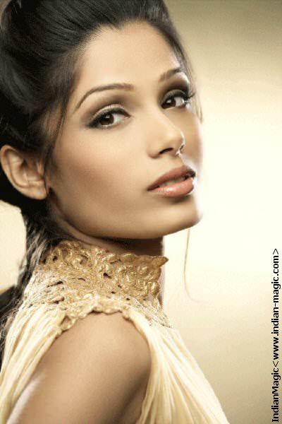 Freida Pinto 23