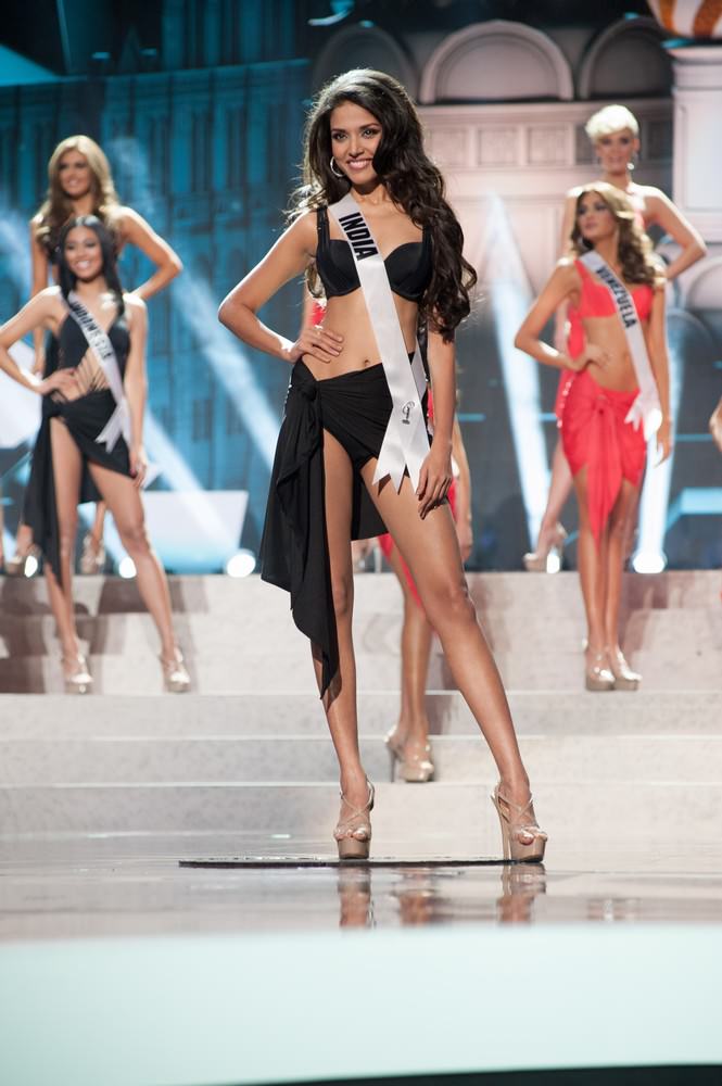 Manasi Moghe at Miss Universe 2013 13