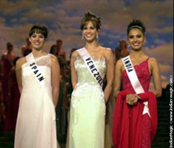 Lara Dutta - Miss Universe 2000 15