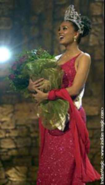 Lara Dutta - Miss Universe 2000 27