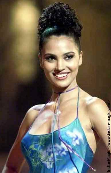 Lara Dutta - Miss Universe 2000 40