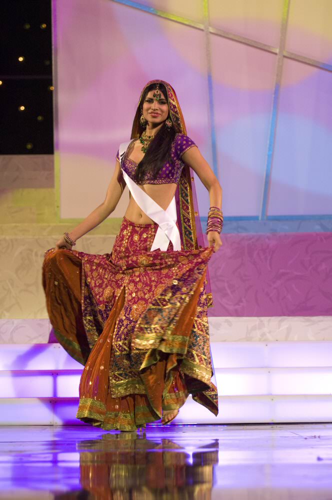 Neha Kapur at Miss Universe 2006 25