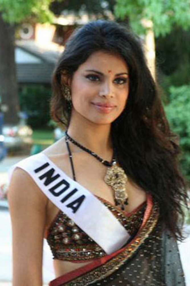 Neha Kapur at Miss Universe 2006 36