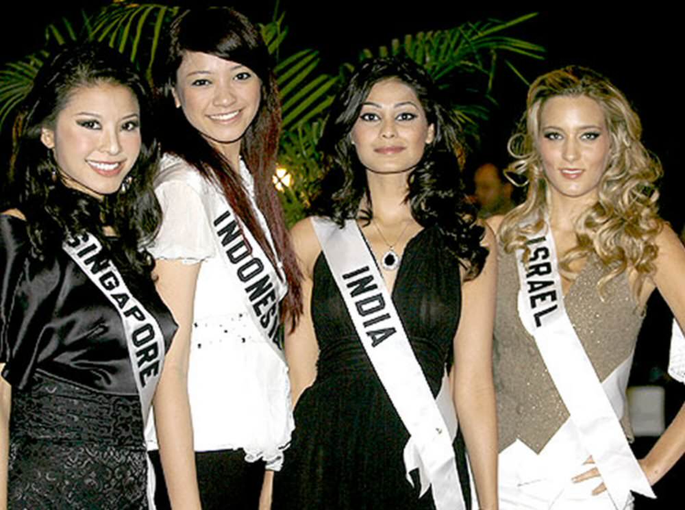 Puja Gupta at Miss Universe 2007 93