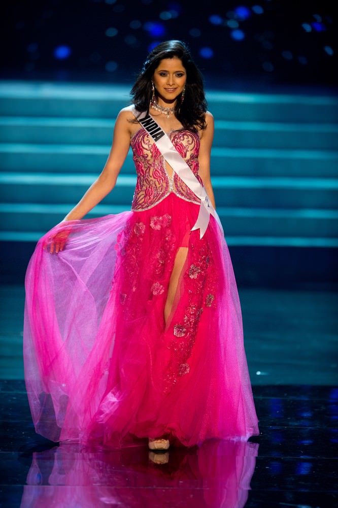 Shilpa Singh at Miss Universe 2012 55