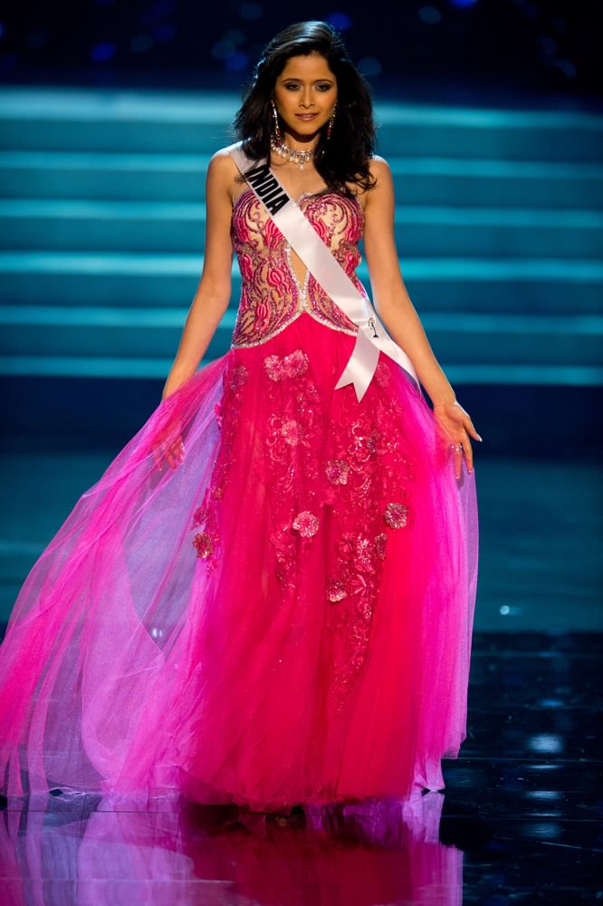 Shilpa Singh at Miss Universe 2012 56