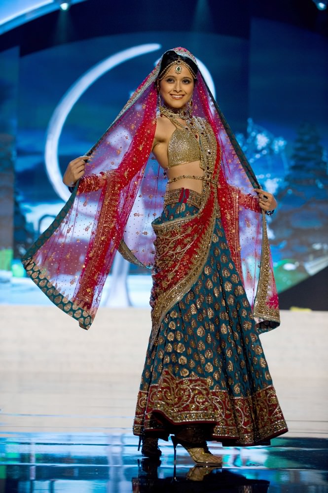 Shilpa Singh at Miss Universe 2012 70