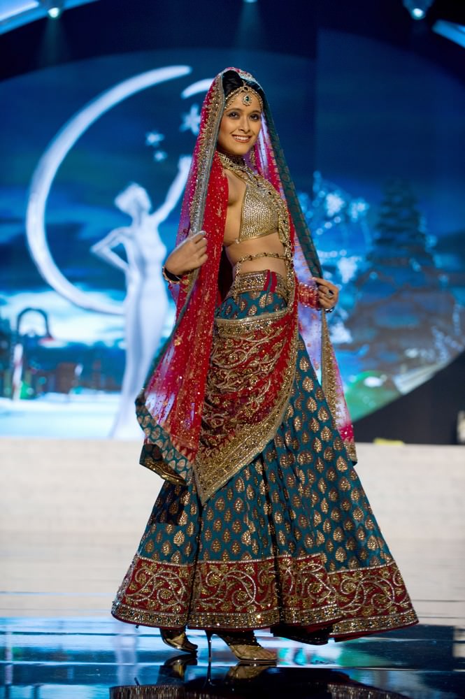 Shilpa Singh at Miss Universe 2012 71