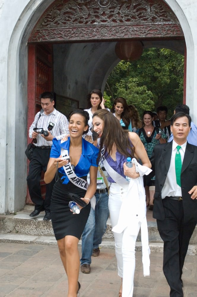 Simran Kaur Mundi at Miss Universe 2008 32