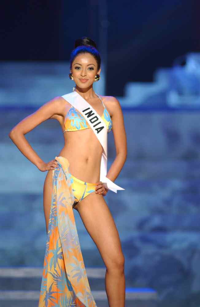 Tanushree Dutta at Miss Universe 2004 16