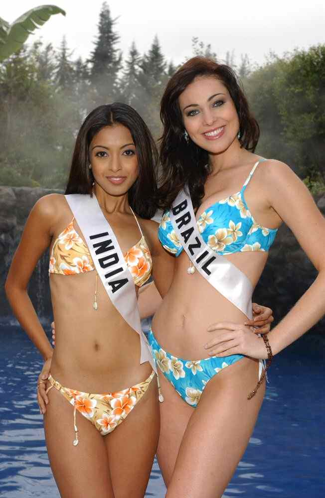 Tanushree Dutta at Miss Universe 2004 21