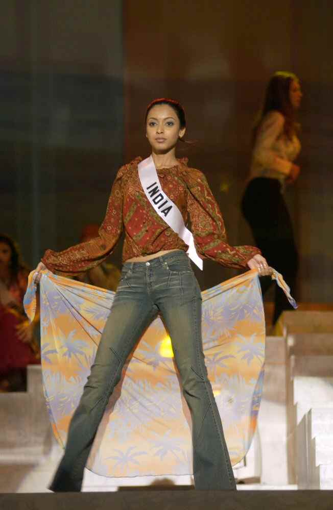 Tanushree Dutta at Miss Universe 2004 45
