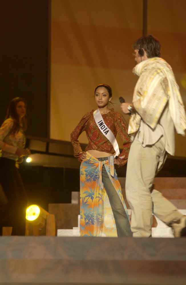 Tanushree Dutta at Miss Universe 2004 48