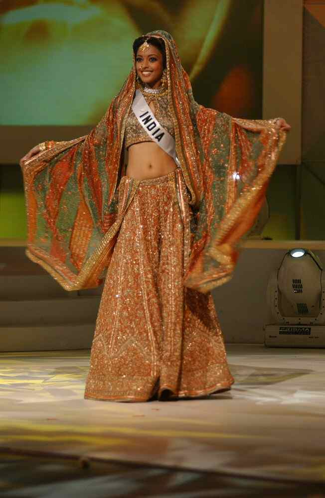 Tanushree Dutta at Miss Universe 2004 68