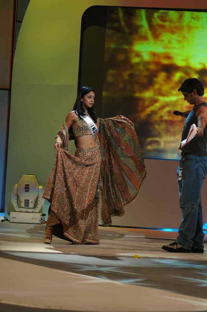 Tanushree Dutta at Miss Universe 2004 70