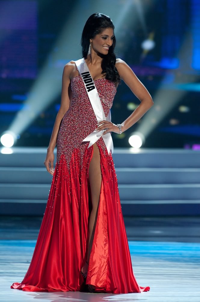 Vasuki Sunkavalli at Miss Universe 2011 44